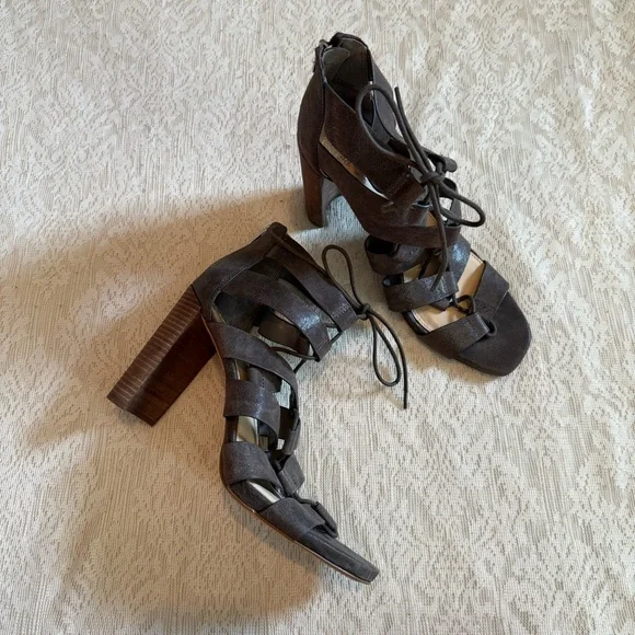 NWOT Vince Camuto Phandras charcoal lace up stacked heel leather sandals - Picture 2 of 10